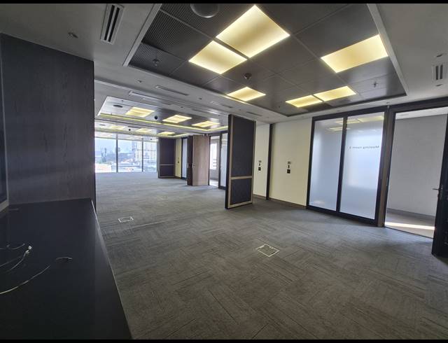 1,097M² OFFICE TO LET IN SANDTON CENTRAL